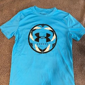 Youth extra large dry fit under armour t-shirt. Good condition.